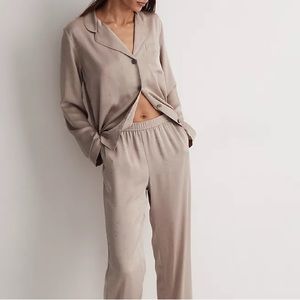 NWT madewell women’s satin pajamas size small. Brand new, never worn, with tags!